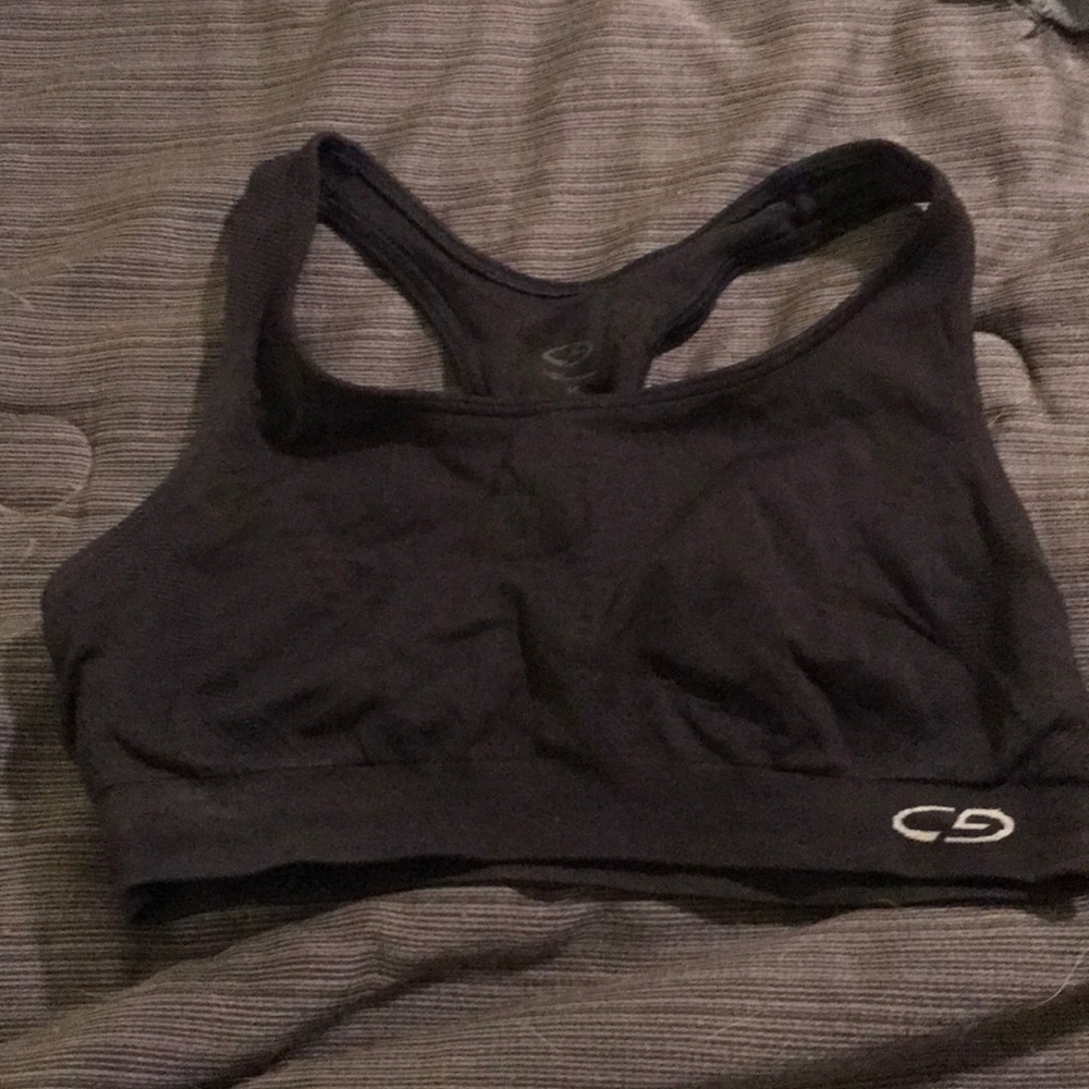 Black sports bra